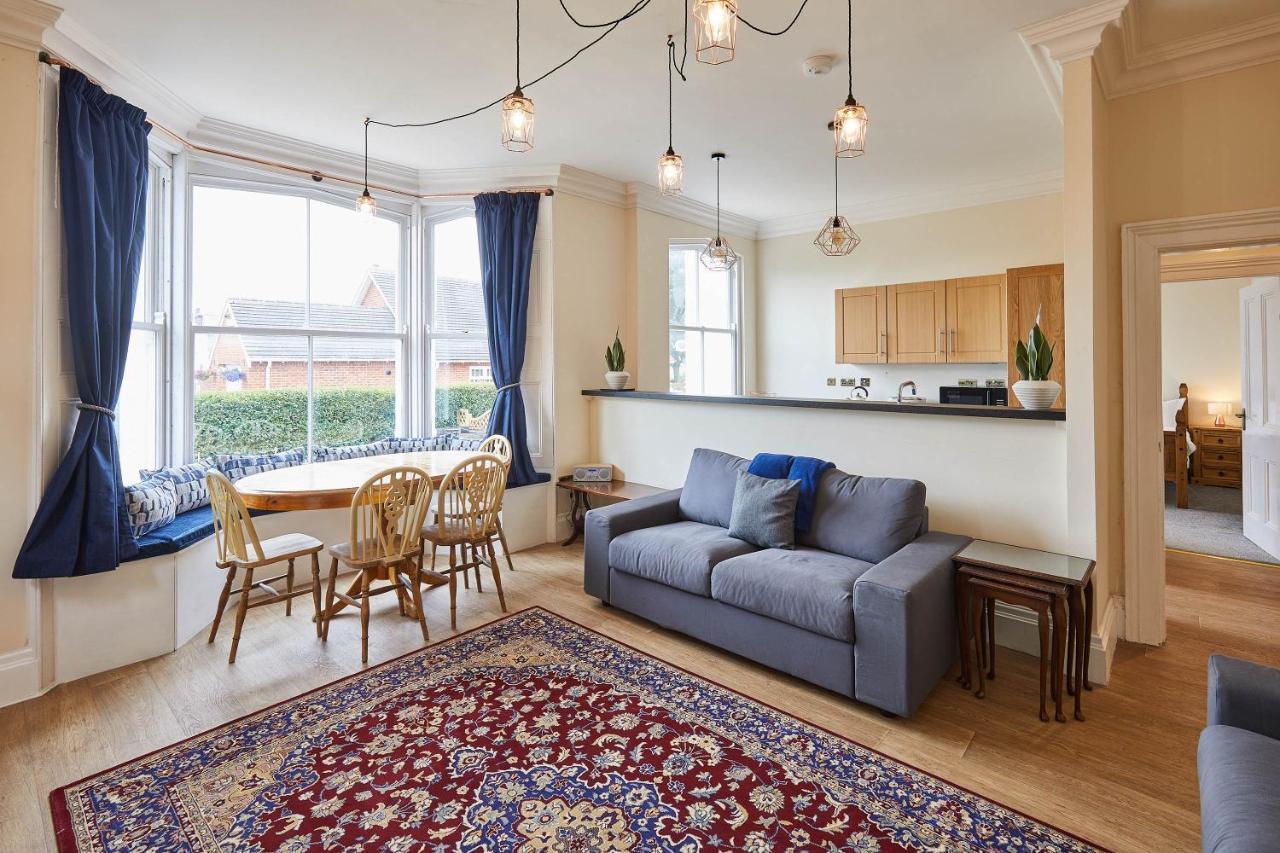 Ground Floor At The Old Vicarage Apartment Scarborough Exterior foto